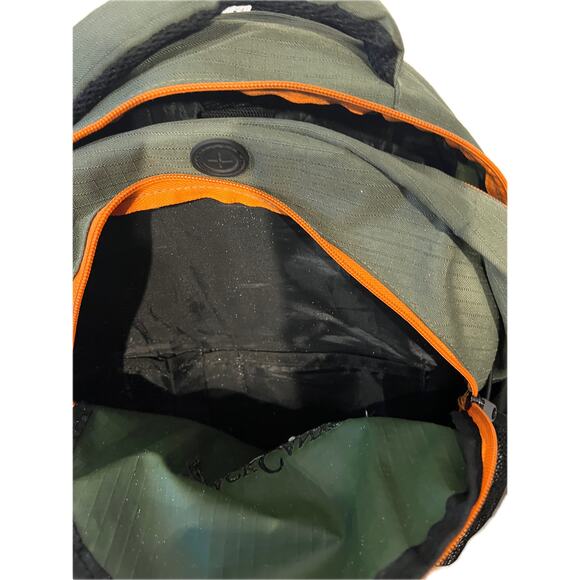 Black Canyon Outfitters School/Work Backpack - Picture 3 of 4